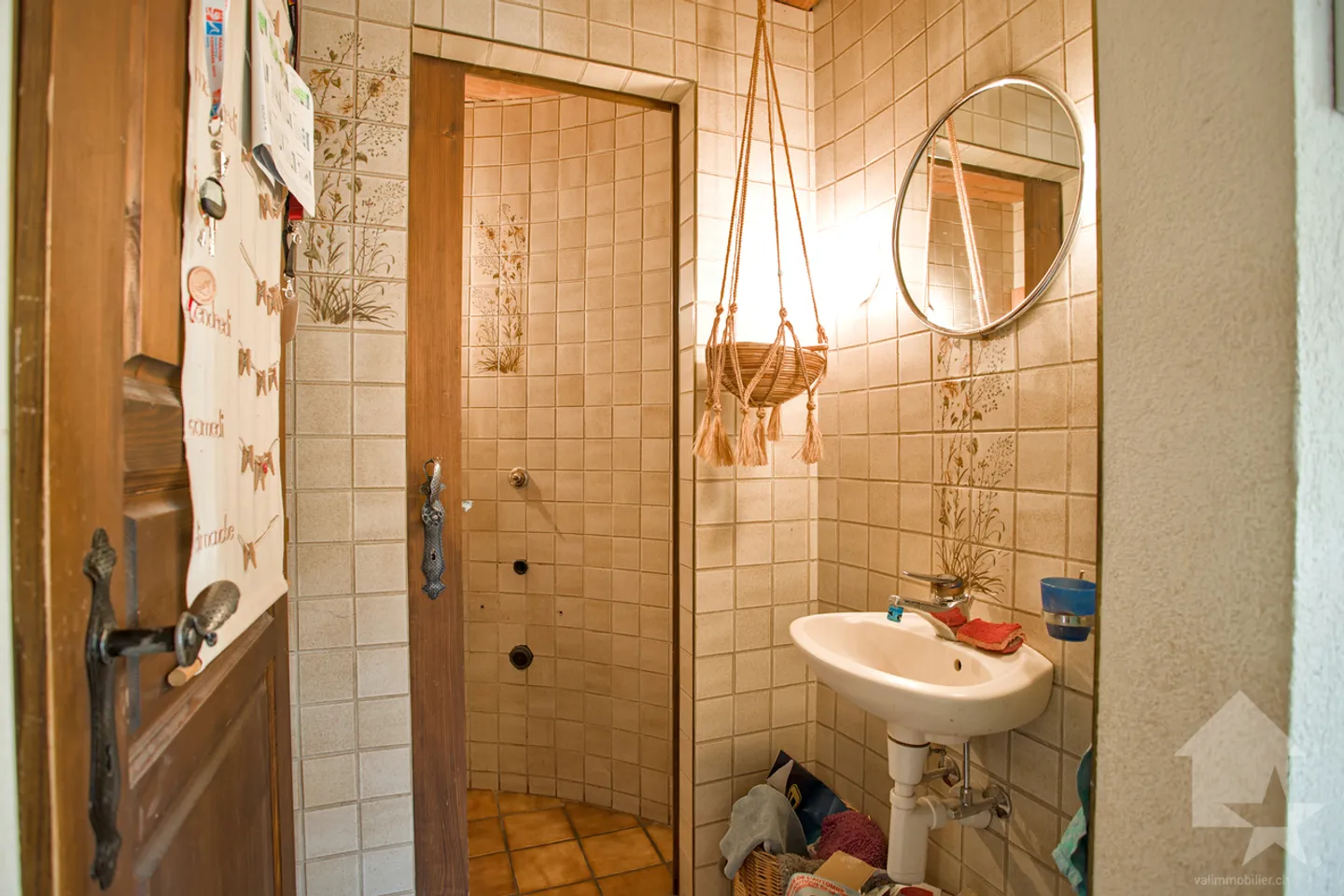Chalet with 5.5 rooms with character, 180 m2, sunny location - Photo 12 of 13