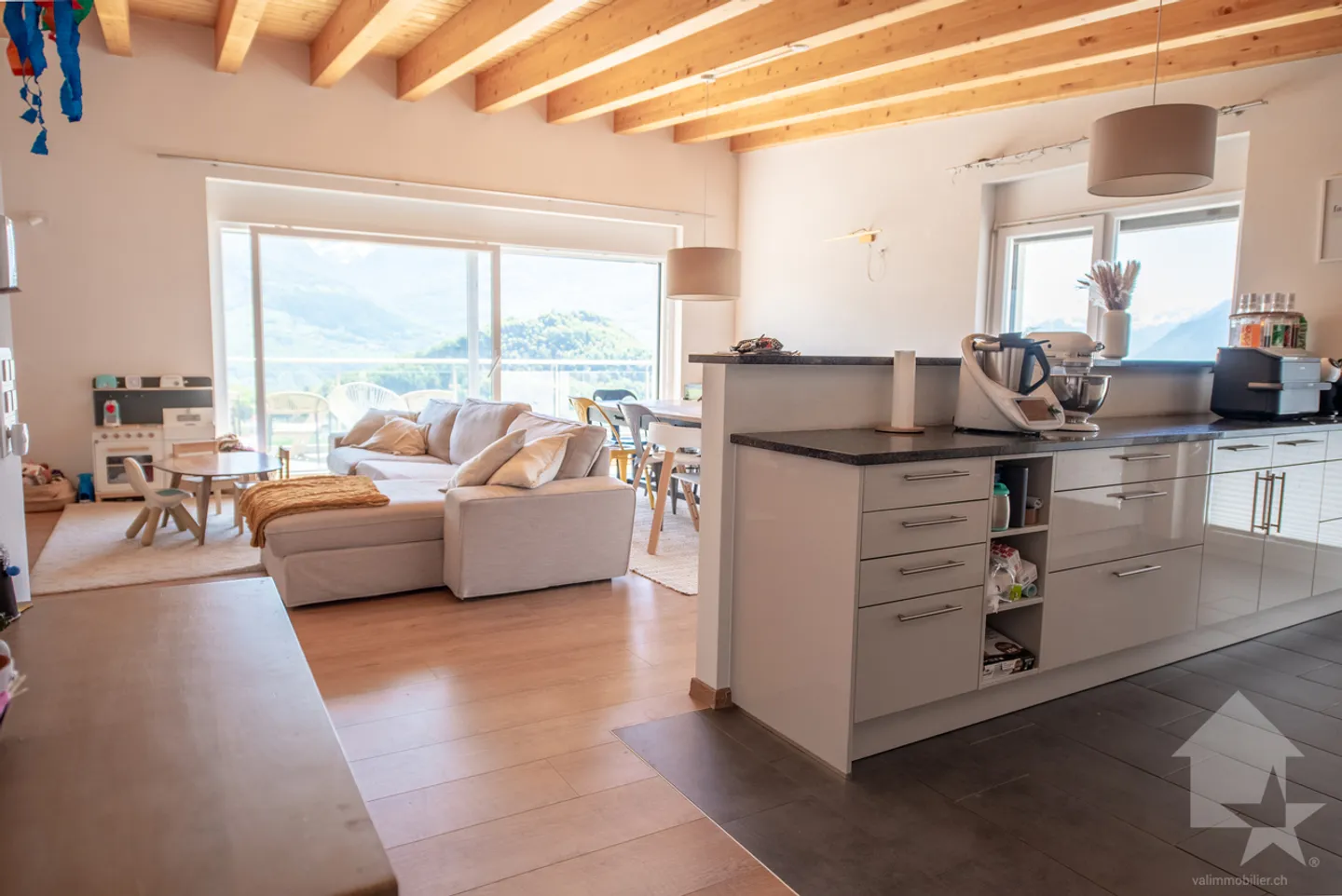 Superbe Attique avec Vue Alpine - Photo 4 sur 13