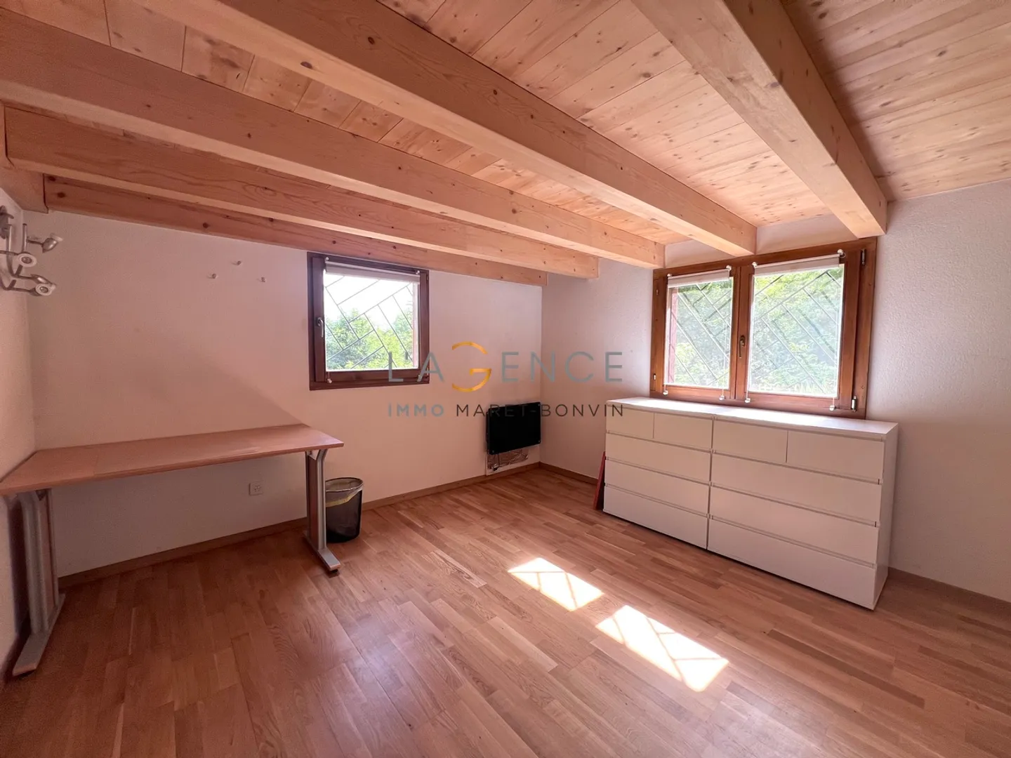 CHALET IN THE HEART OF NATURE OF 120 M2 ON A LAND OF 1609M2 - Photo 6 of 11