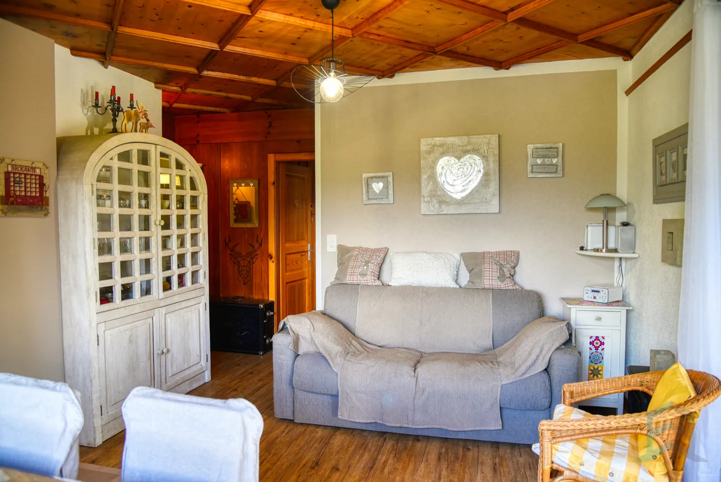 Zu vermieten Charmante möblierte 2 ½-Zimmer-Wohnung am Waldrand - Foto 2 von 11