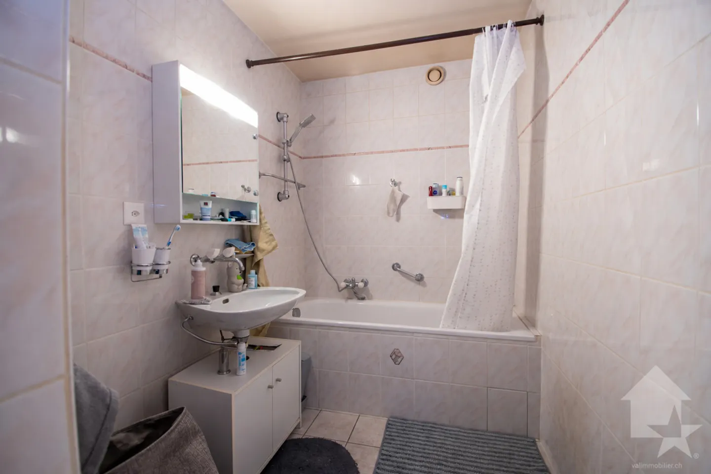 Spacious 3.5 rooms with balcony in the city center - Photo 7 of 10