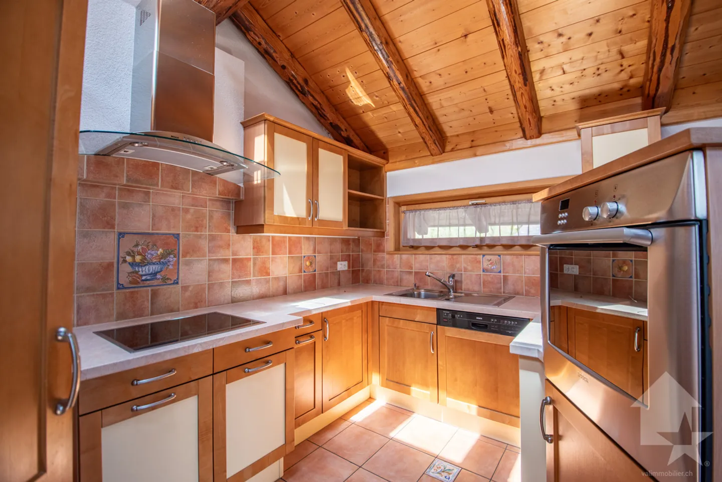 Chalet with Independent Studio - Photo 5 of 13