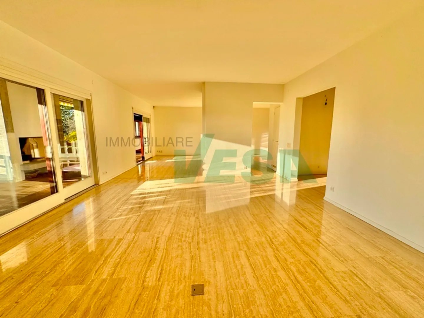 Appartement Élégant avec Vue sur le Lac - Photo 12 sur 13