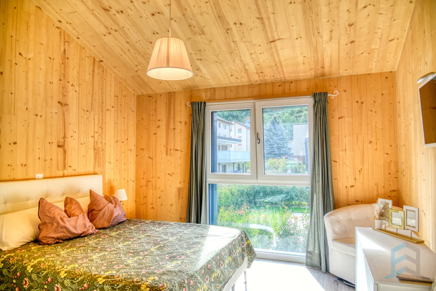 Exclusive detached villa with 5 ½ rooms and garden in Aproz - Photo 7 of 13