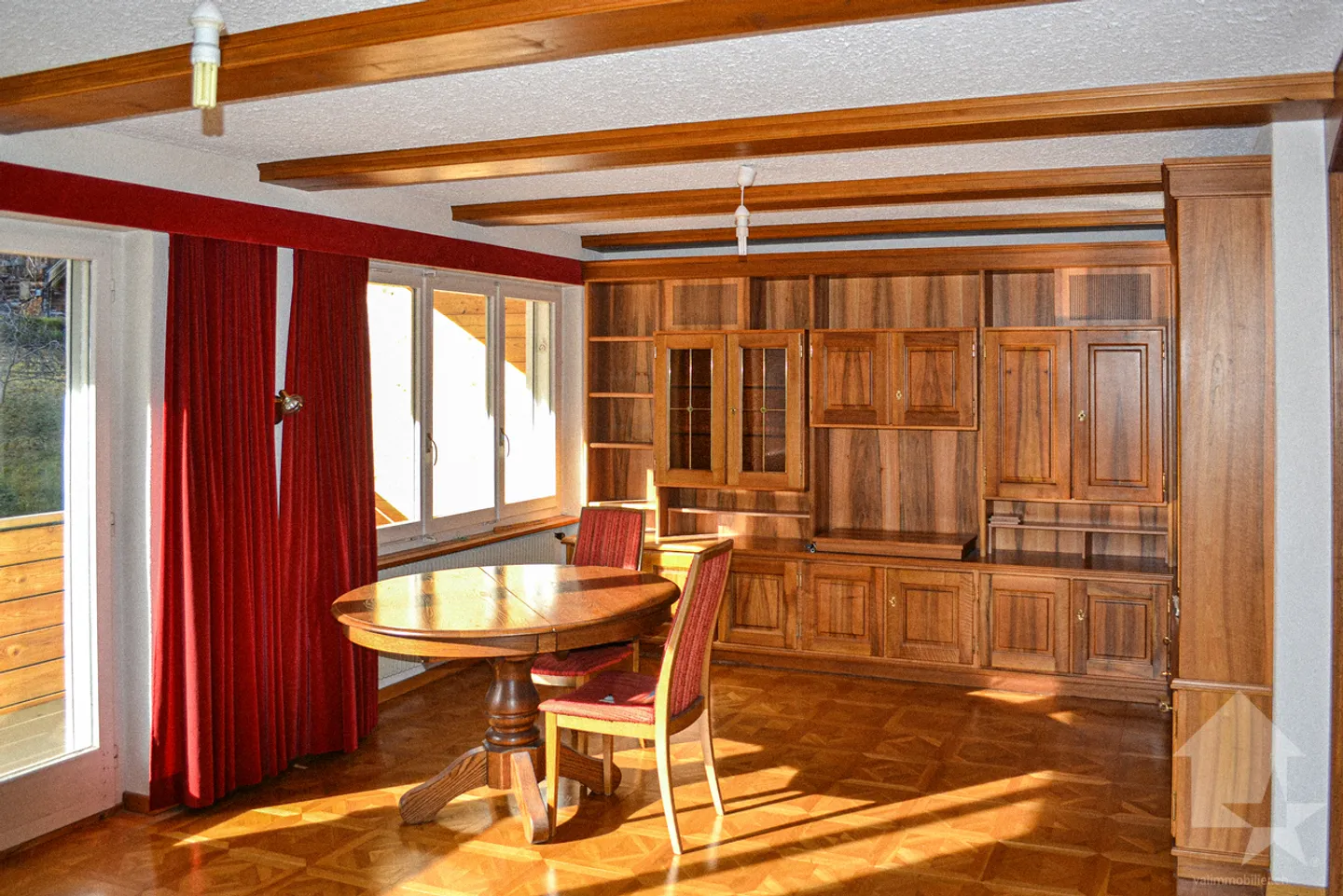 Spacieux app. de 4.5 pièces de 108 m2, 2 balcon, vue sur les Alpes - Foto 2 von 13