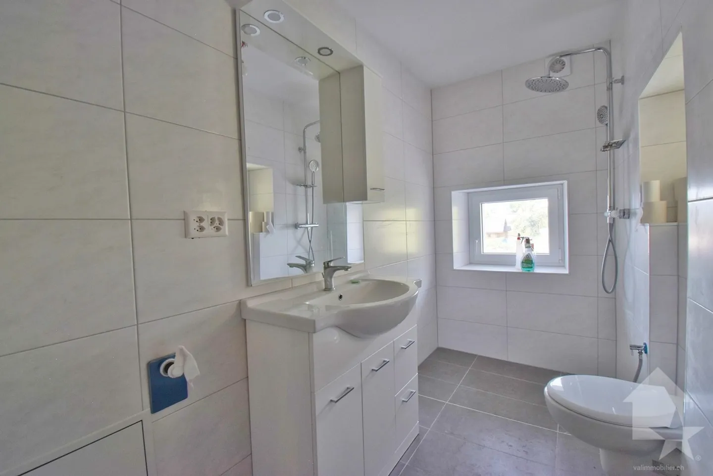 2 apartment house completely renovated in 2025! - Photo 11 of 13