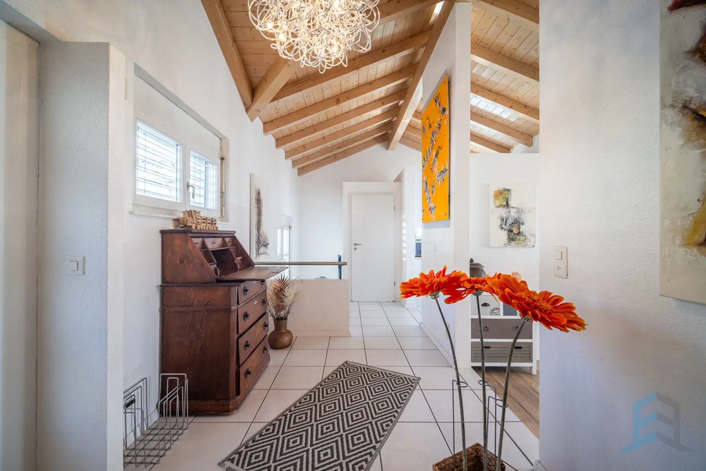 Stunning Semi-Detached Villa - Photo 5 of 13