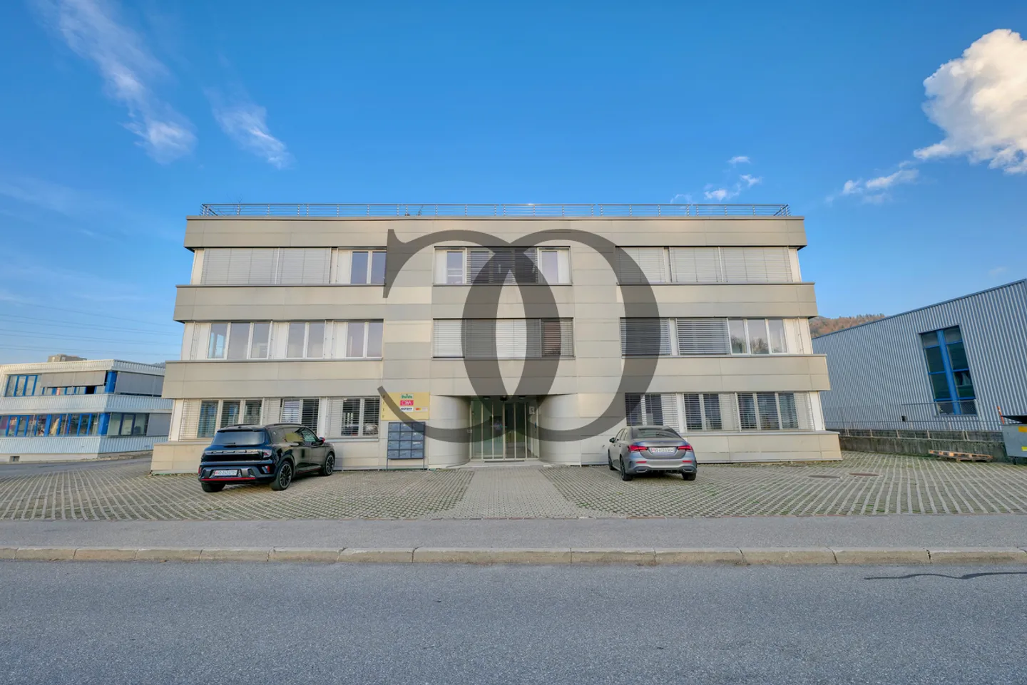 Spazio artigianale moderno a Châtel-St-Denis - Foto 1 di 13