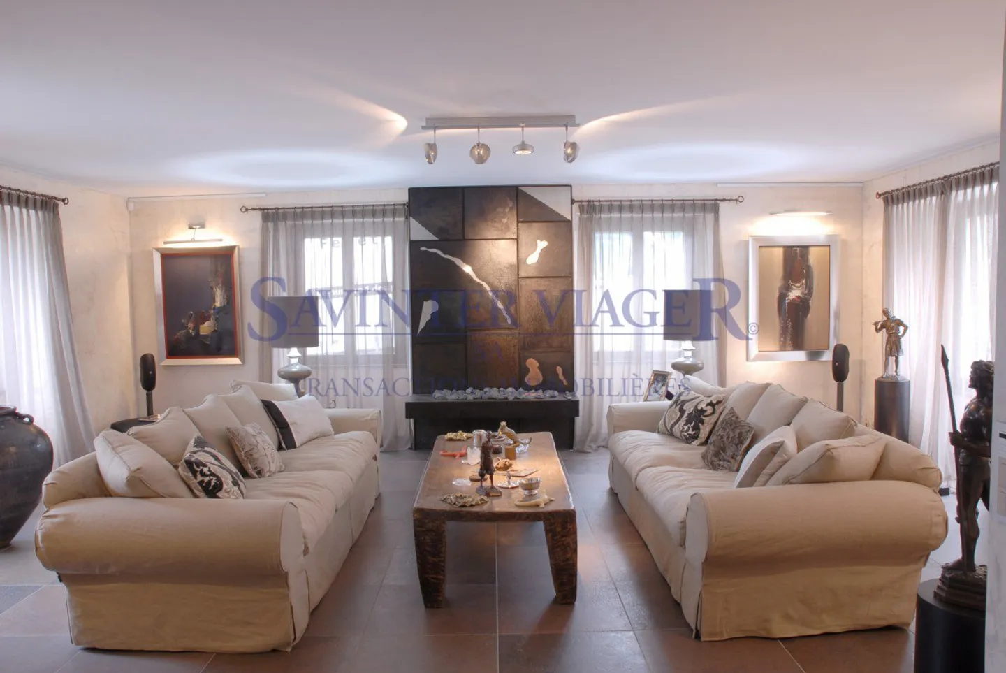 890 m² Wohnfläche Haus, 12+ Zimmer, 4.300 m² Grundstück - Umwandelbar in 3 Wohnungen - Montricher (VD) - Foto 1 von 12