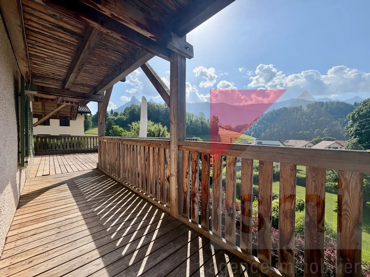 Rustikale Eleganz und moderner Komfort in Ihrem zukünftigen Kokon in Pringy - Foto 1 von 9