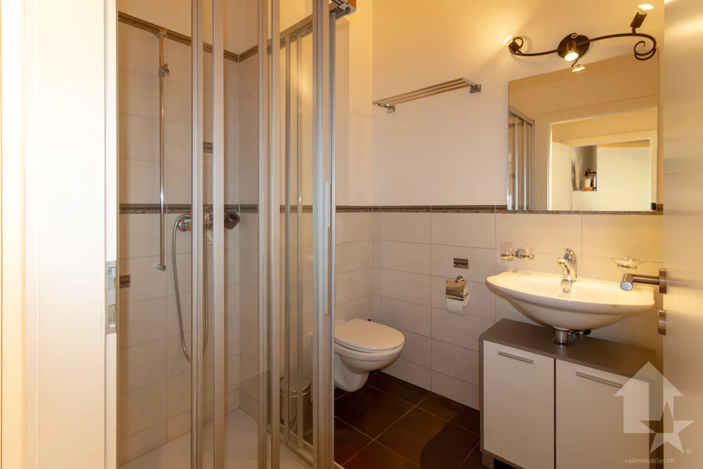 Charmantes 5,5-Zimmer-Penthouse mit Terrasse - Foto 8 von 13