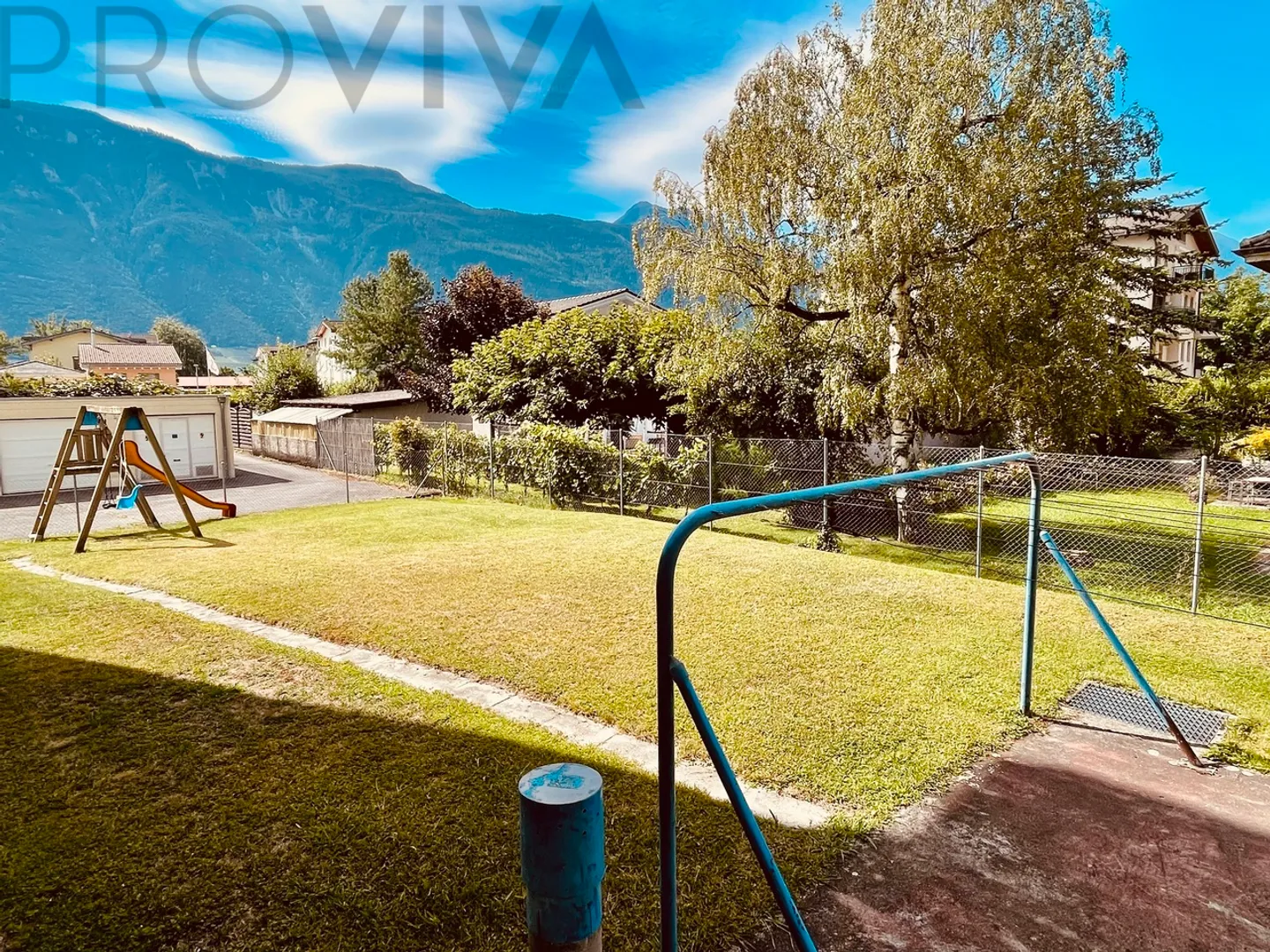 Helle Räume, zentrale Lage, Spielplatz, Parkplatz inklusive - Foto 6 di 7