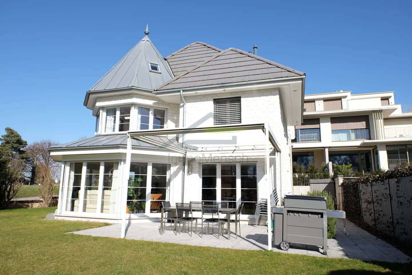 Freistehendes Einfamilienhaus in Bottmingen - Foto 3 von 10