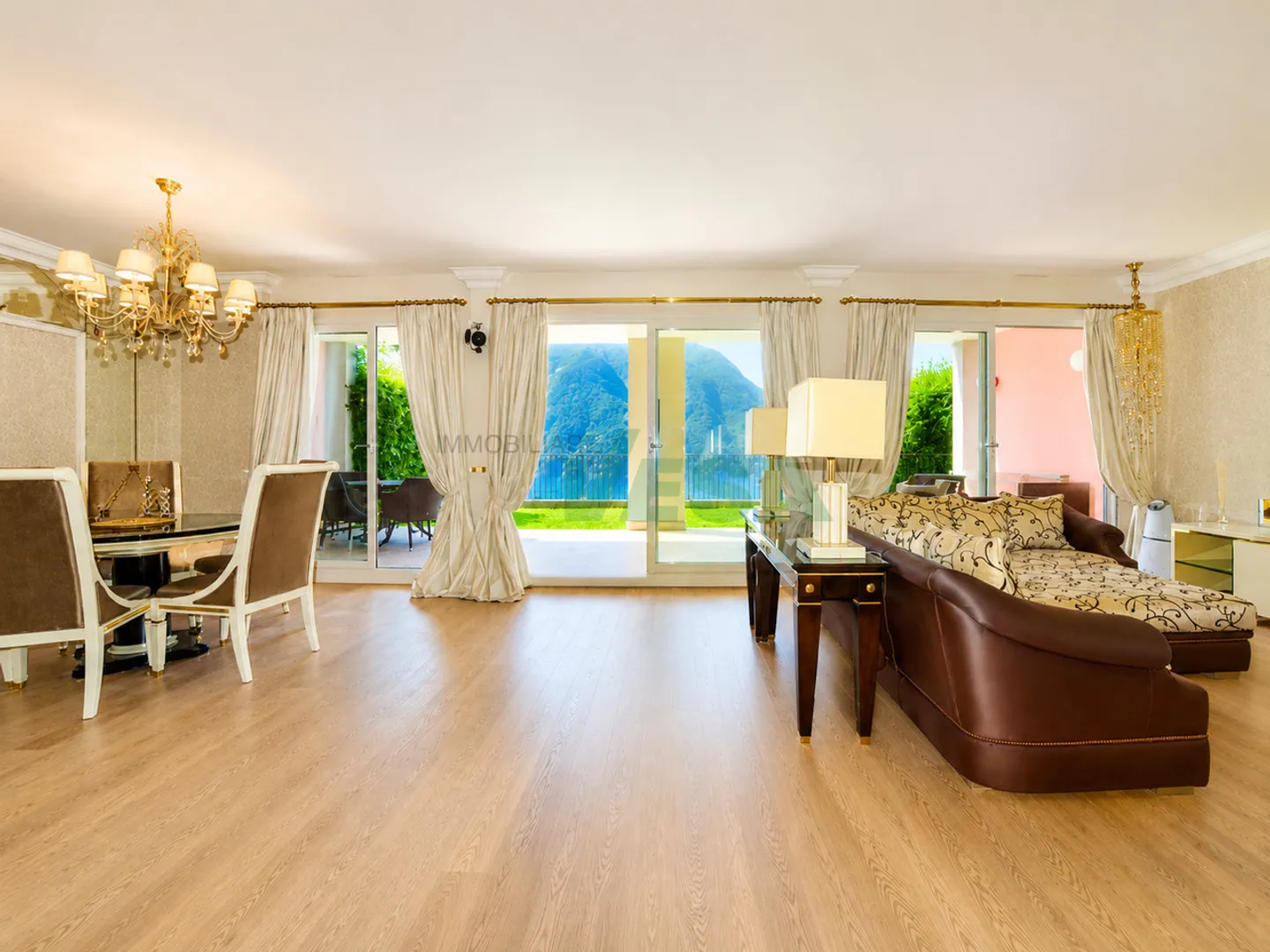 Elegante Appartamento Duplex con Vista Lago - Foto 4 di 11