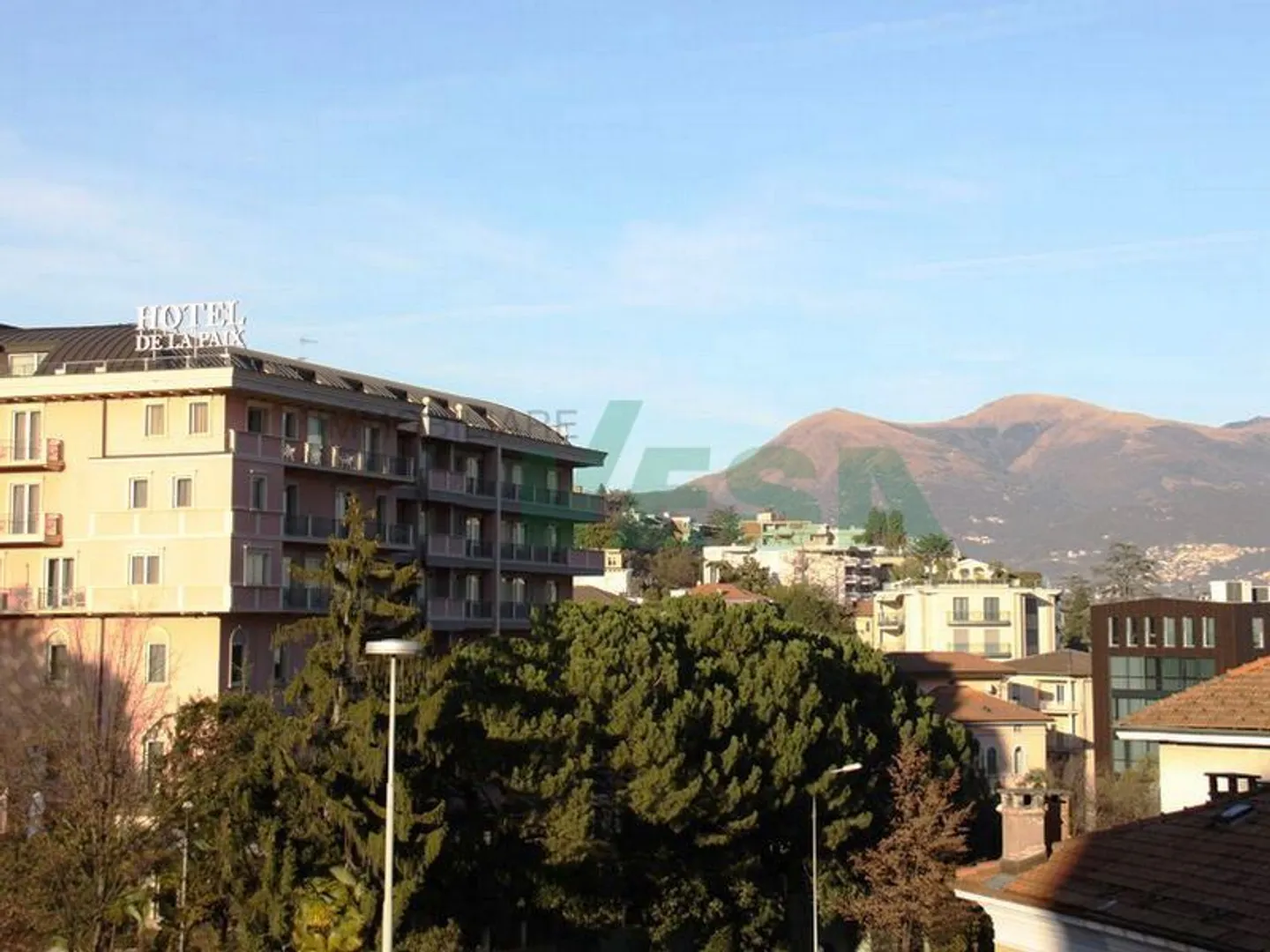 Appartement élégant et prestigieux de 5,5 pièces dans un emplacement pratique - Photo 3 sur 11