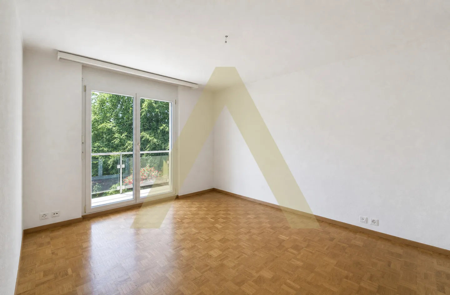 EPALINGES - EIN FAMILIENHAUS IM HERZEN DER NATUR - Foto 8 von 13