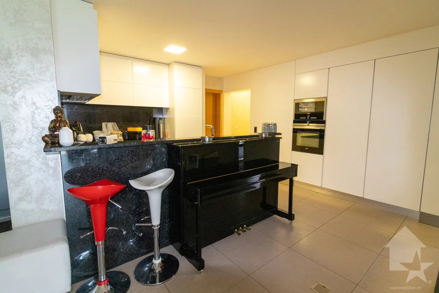 Magnificent villa in PPE with large garden and basement - Photo 10 of 13