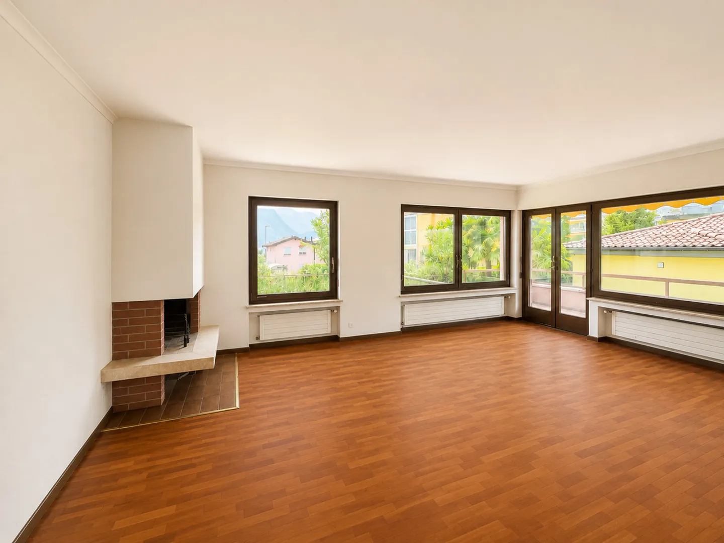 Spacious and quiet 3.5-room apartment with private garden - Photo 3 of 13