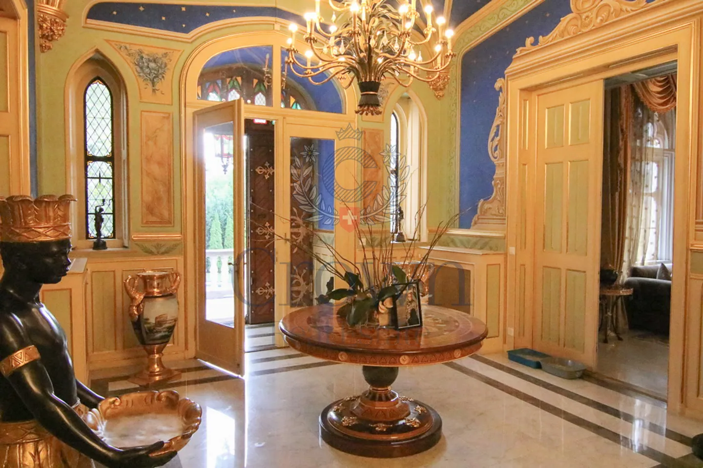 Castle Life at Your Fingertips! - Photo 10 of 13