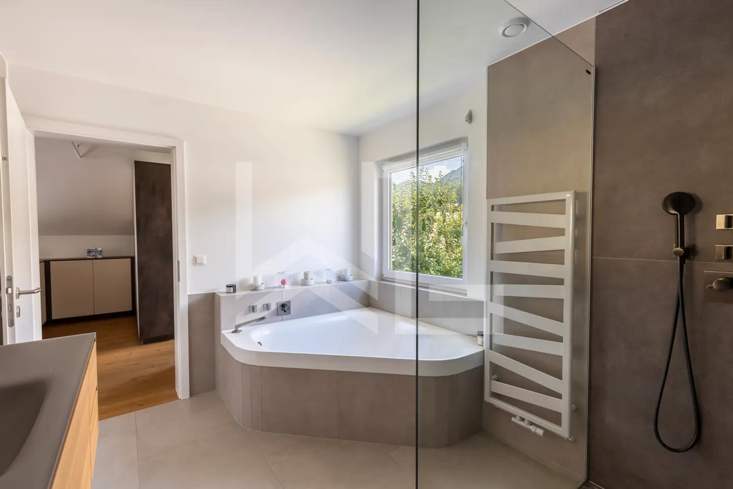 Propriété contemporaine avec vue - Foto 8 von 9