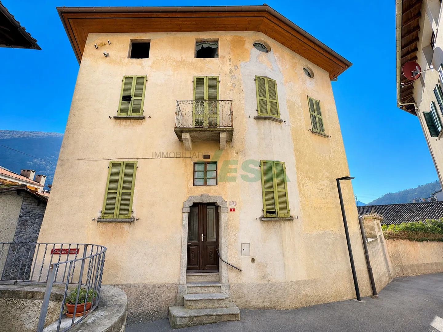 Splendid property with ancient palace, rustic house and beautiful garden - Photo 5 of 13