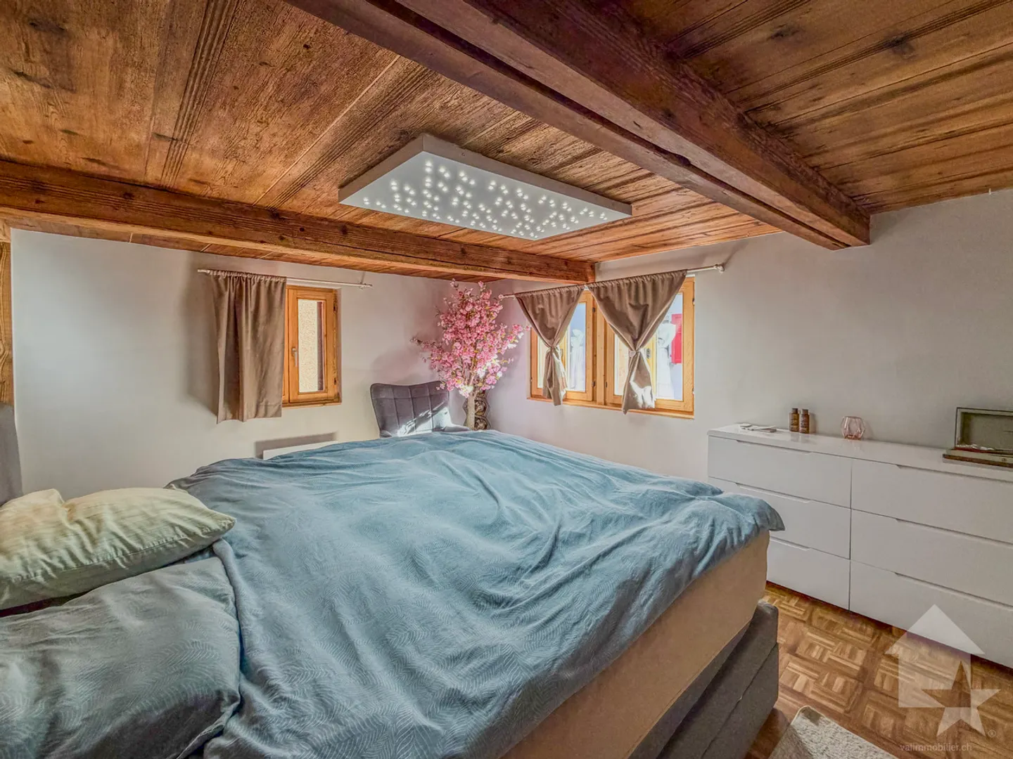 Charmante 2-Zimmer-Wohnung mit renoviertem Bürobereich! - Foto 9 von 13