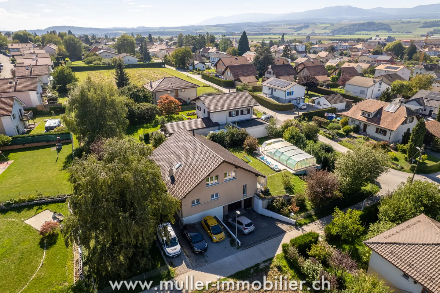 Spacious 7.5-room house with pool and garden in Chavornay - Photo 13 of 13