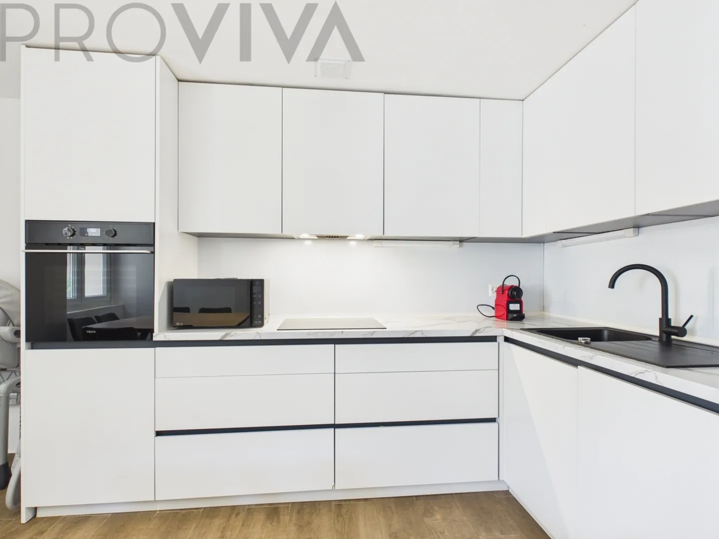 Ideale per famiglie che cercano ampi spazi esterni! - Foto 3 di 8