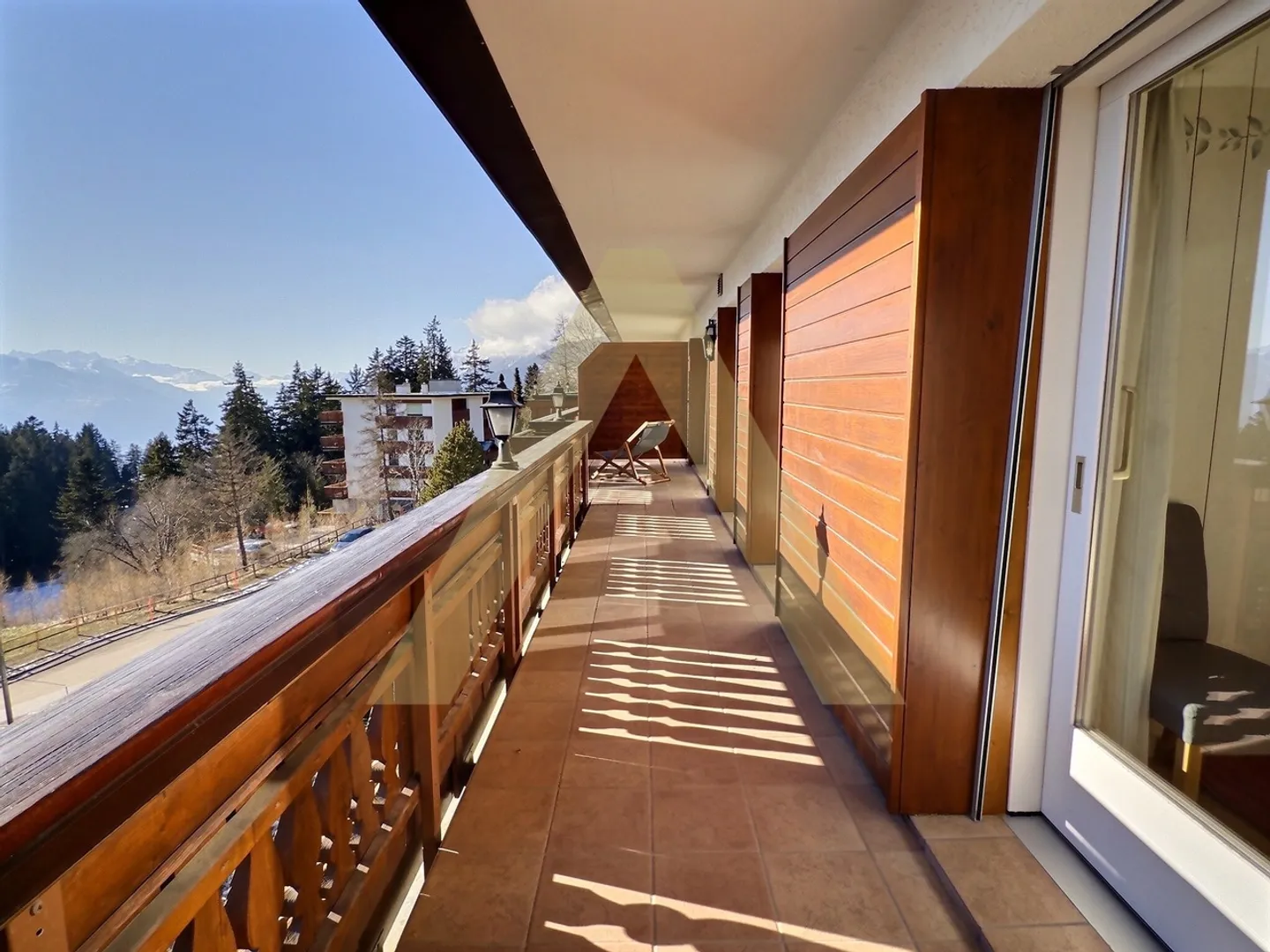 Möblierte 3,5-Zimmer-Wohnung mit großem Balkon und Zugang zum Spa - Foto 4 von 13