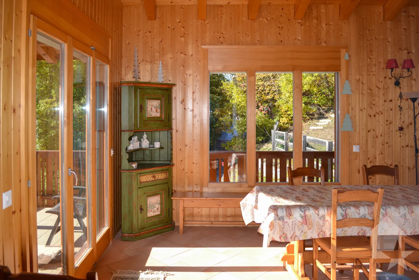Magnificent high-end chalet with 5.5 rooms, 174 m², view of the Alps - Photo 6 of 13