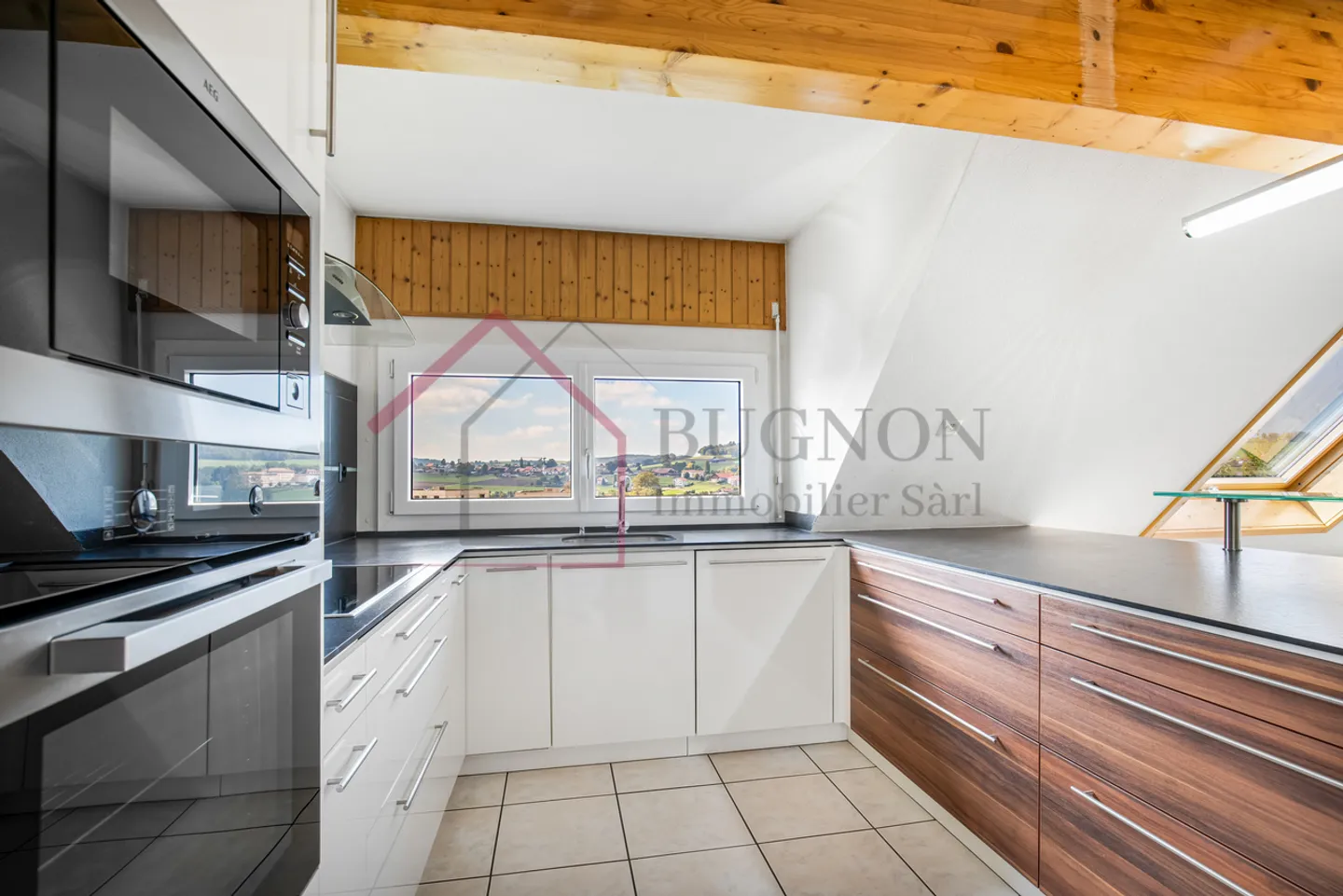 Geräumige 4,5 Zimmer mit privatem Aufzug - Zentrum von Romont - Foto 1 von 13