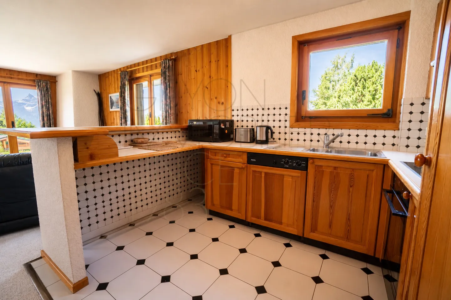 Appartement Charmant avec Terrasse - Photo 9 sur 13