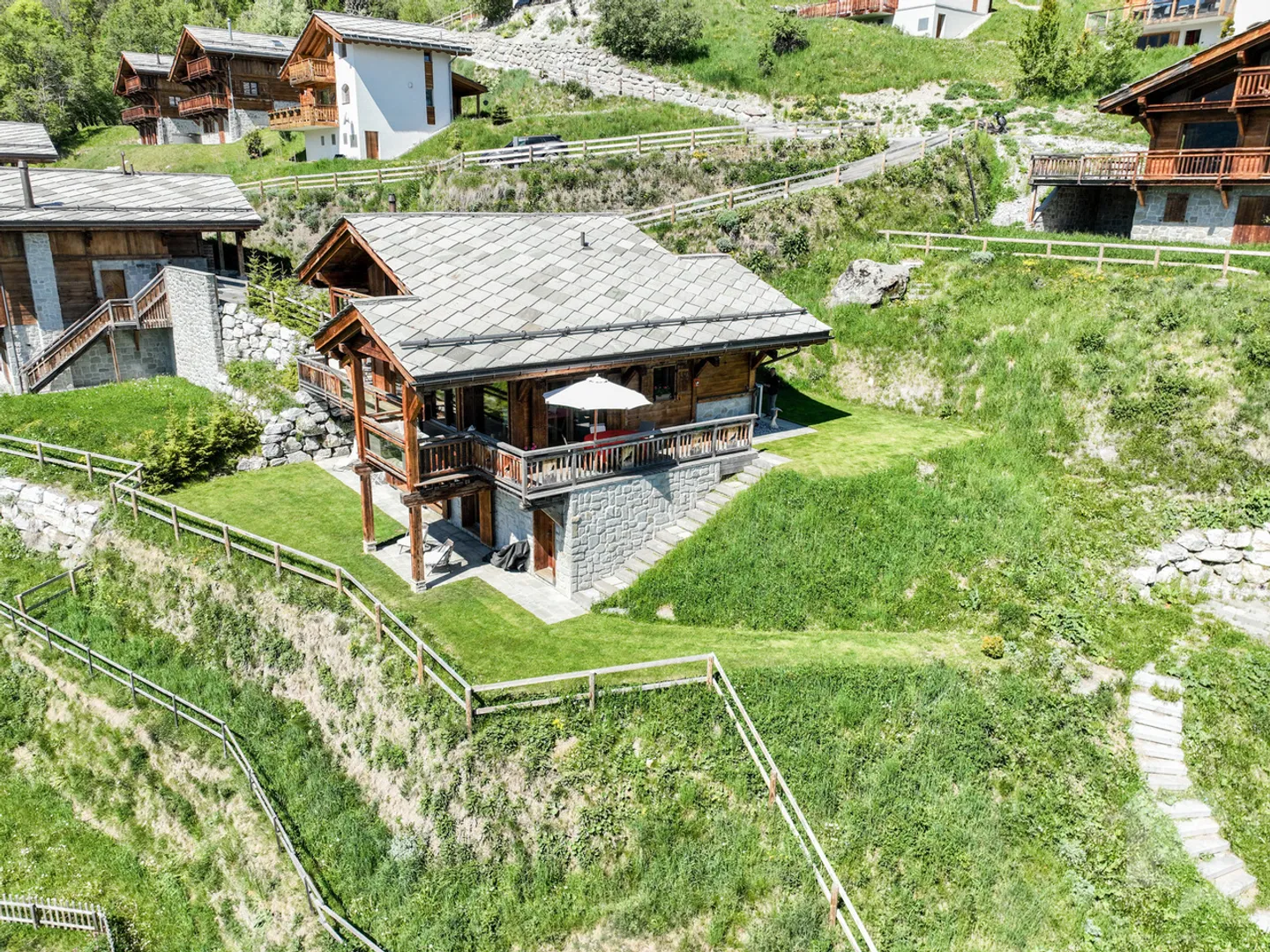Magnifico chalet recente di alta classe - Foto 4 di 13
