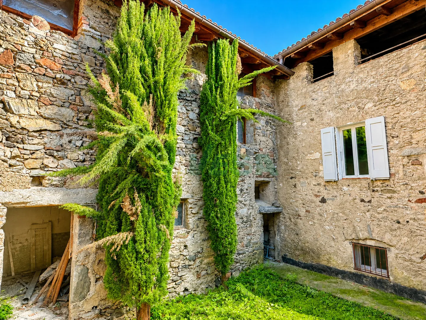 Splendid property with ancient palace, rustic house and beautiful garden - Photo 7 of 13