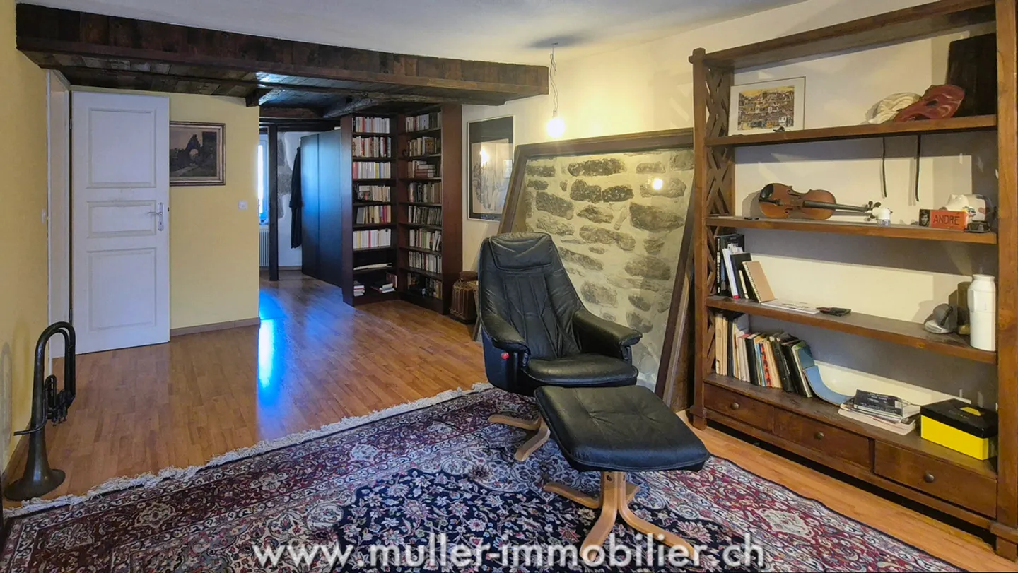 Historisches, superb renoviertes Haus mit 2 Wohnungen in Moudon - Foto 8 von 13