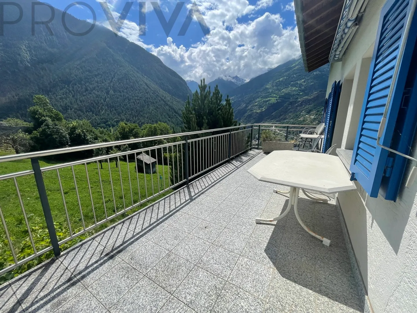Charmantes Duplex mit Atemberaubender Aussicht - Foto 3 von 10