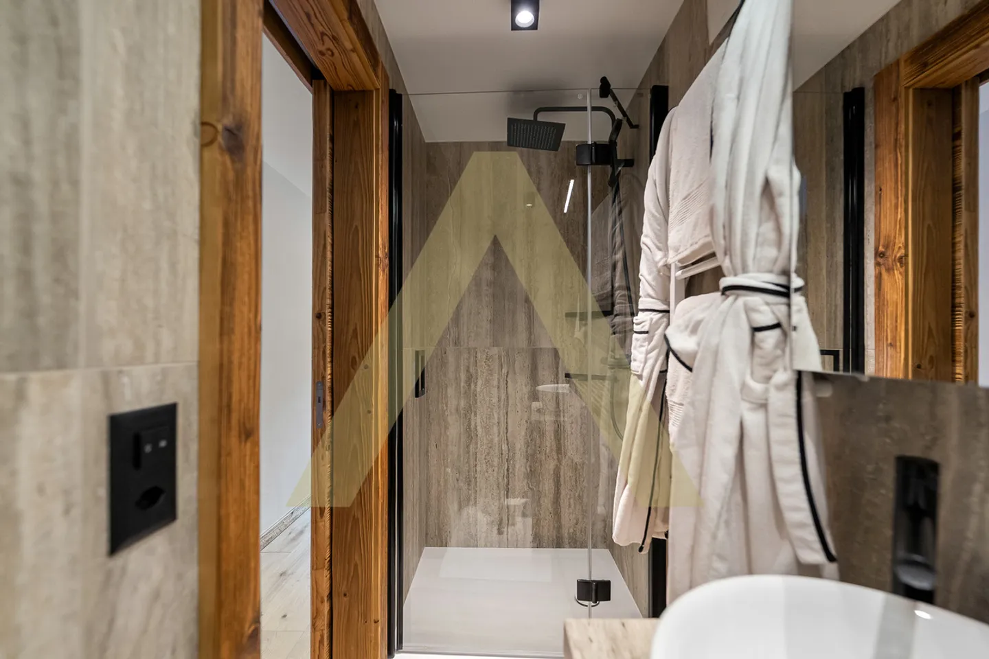 Appartamento di charme ristrutturato con eleganza - Foto 7 di 10