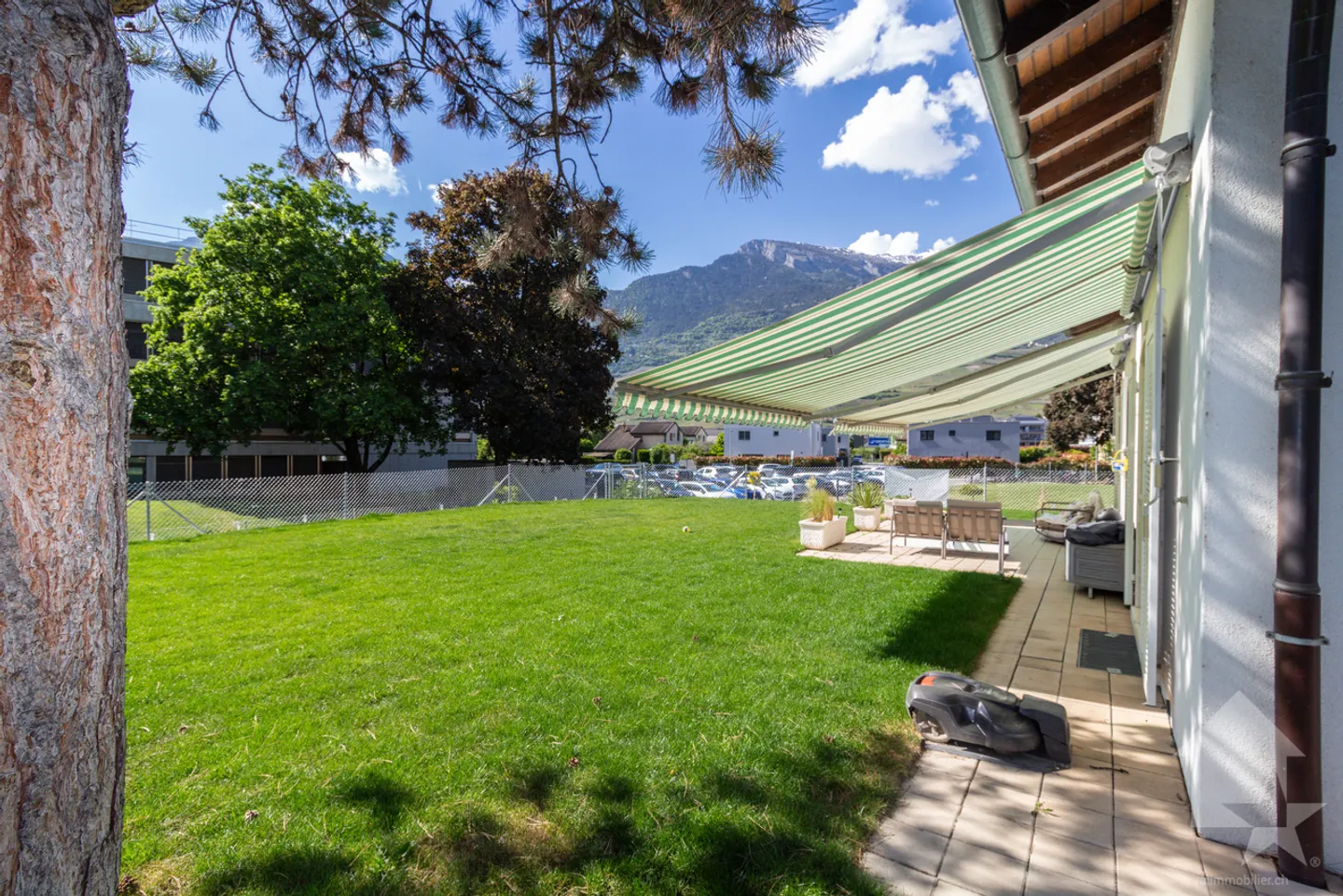 Wunderschöne 6,5-Zimmer-Villa mit Studio und großem Garten - Foto 2 von 13