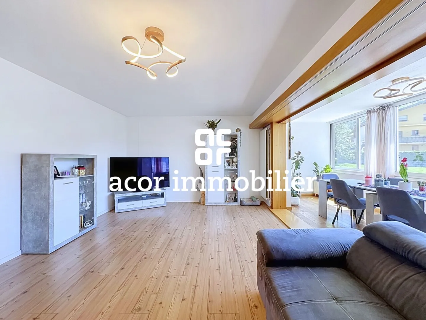 Appartement Charmant avec Garage - Photo 3 sur 9