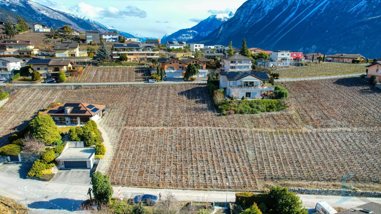 EXKLUSIVITÄT Wunderschönes Baugrundstück von 804 m² in Miège (Noble-Contrée) - Foto 5 von 8