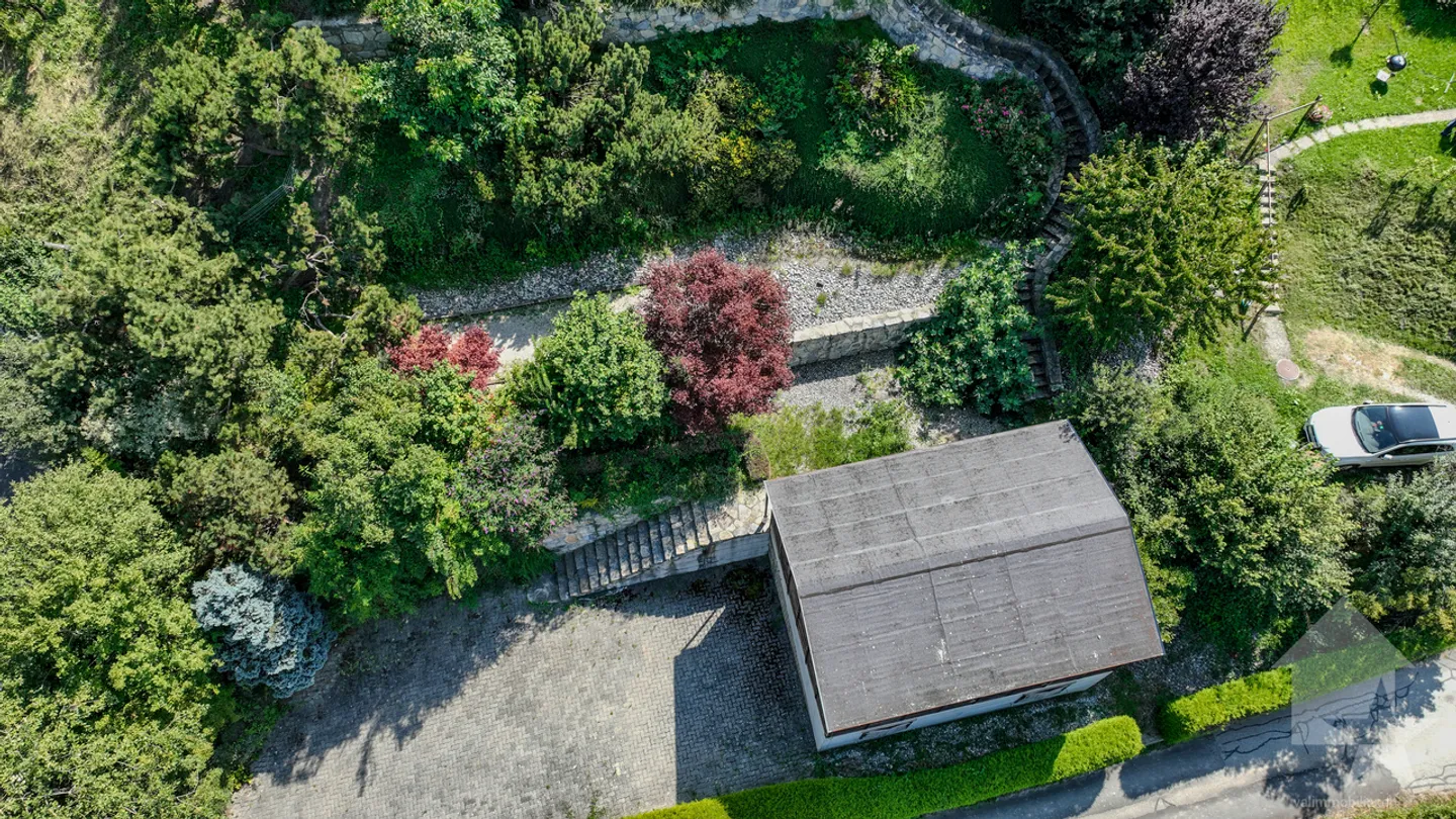 Terrain et bâtiment à rénové avec permis - Foto 1 von 3