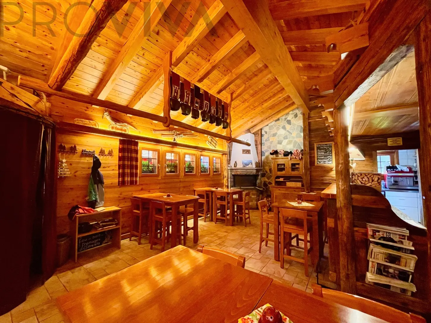 Restaurant populaire toute l'année avec appartement et vue sur la Dent-Blanche - Photo 3 sur 9