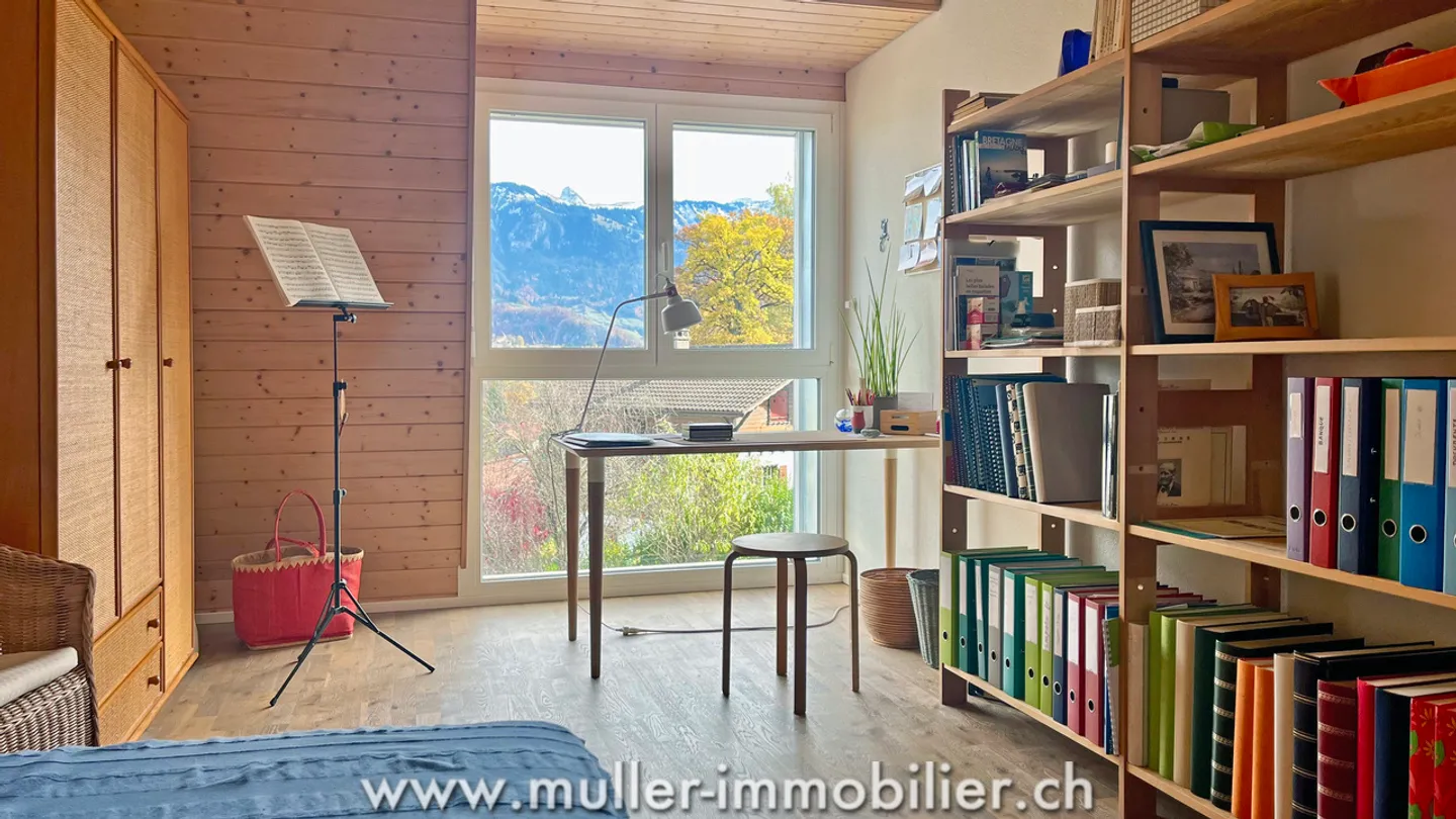 Stupenda villa a schiera angolare con vista mozzafiato sulle Prealpi - Foto 9 di 13