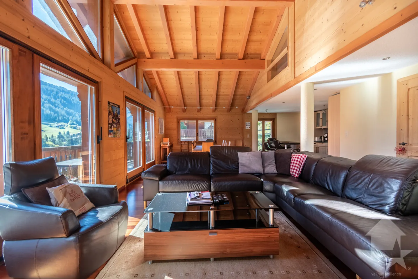 Prestigeträchtiges Chalet in Morgins - 4 Schlafzimmer, Studio und Garten - Foto 2 von 13