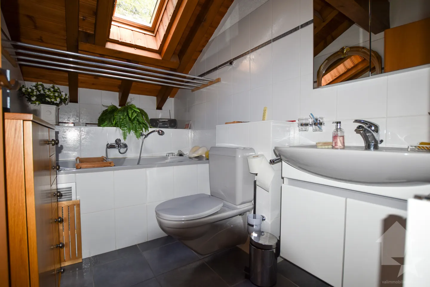 Wohnung mit außergewöhnlicher Lage - Foto 12 von 13