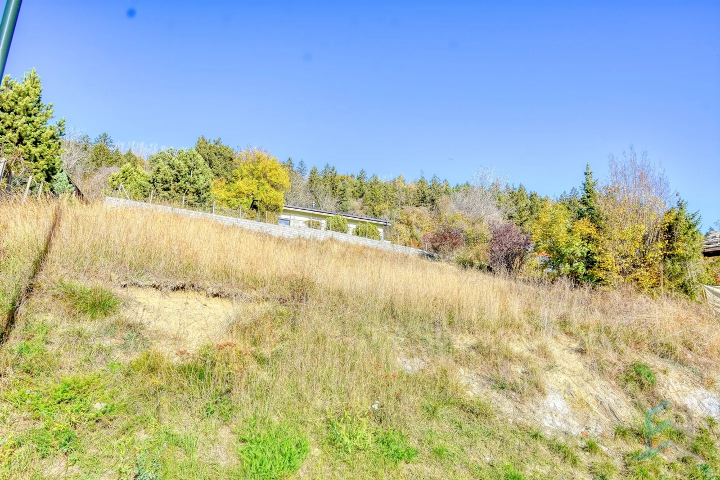 EXCLU Magnificent building plot of 507m² for main residence - Photo 8 of 8