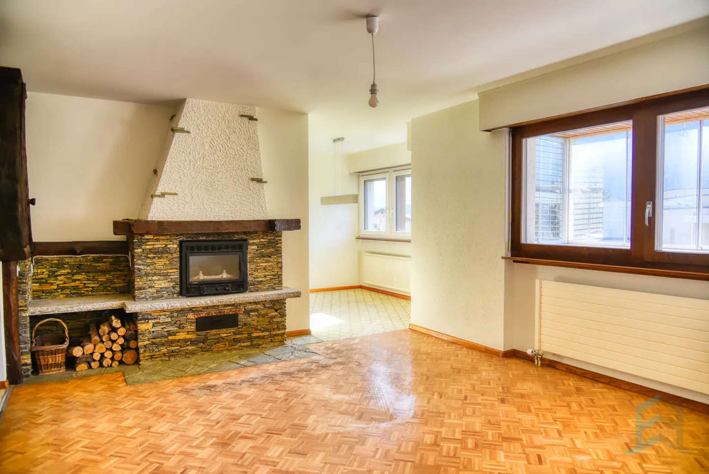 EXCLUSIVITE Spacieux appartement 4 ½ pièces à proximité du centre - Photo 2 sur 13