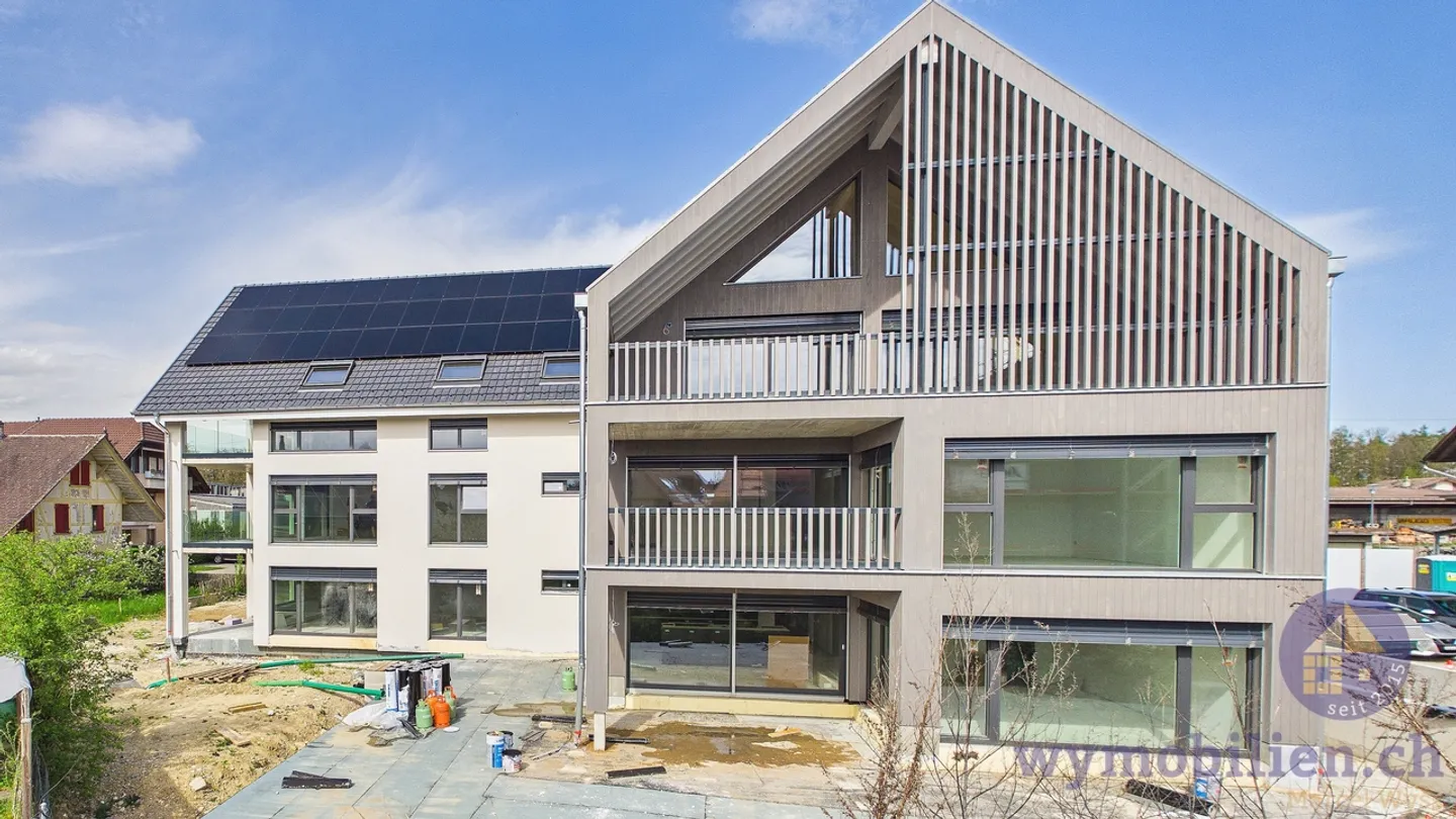 Modernes Mehrfamilienhaus in Aefligen - Foto 6 von 13
