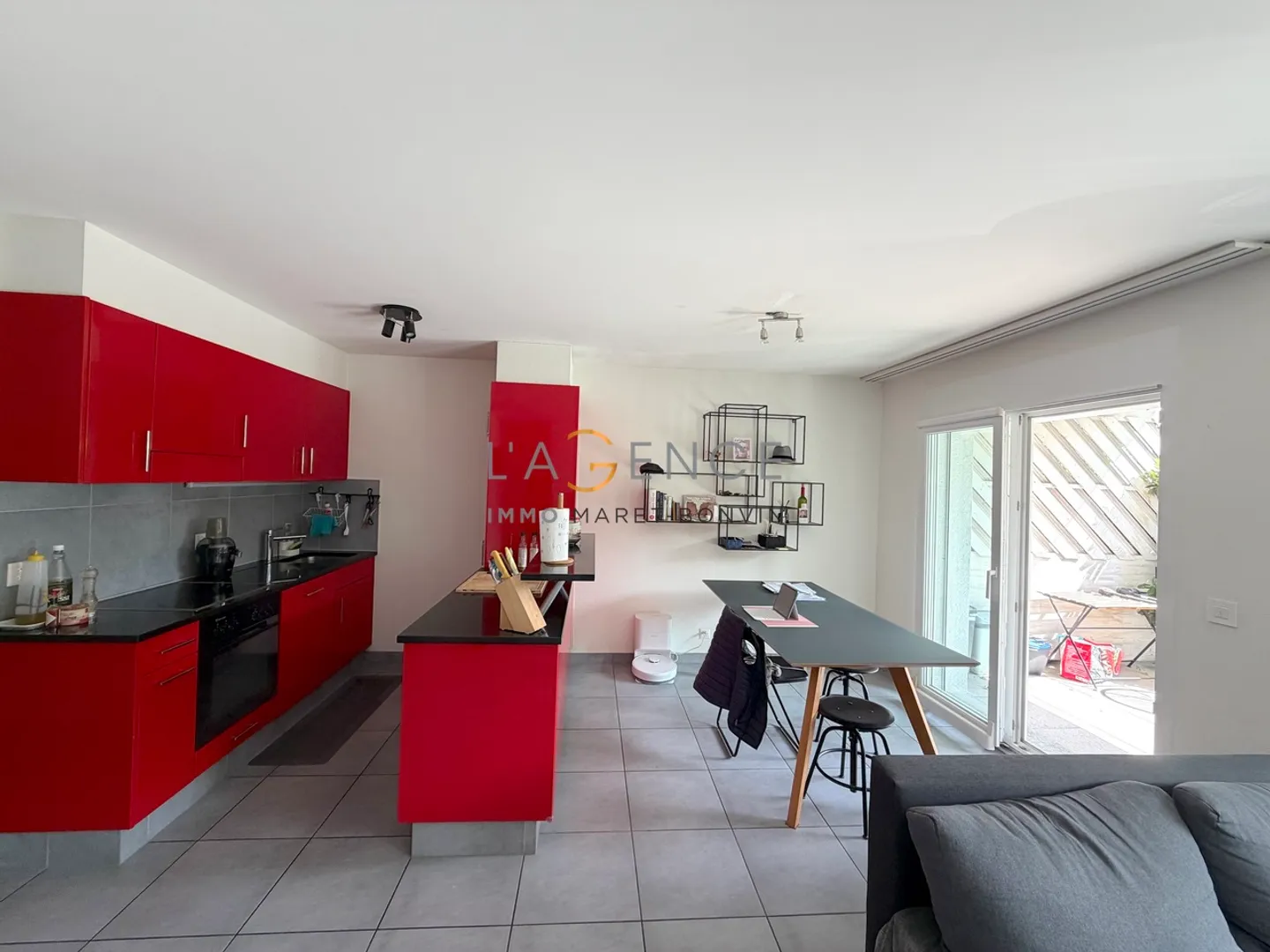 APPARTEMENT 3,5 PCES AVEC TERRASSE ET JARDIN PRIVATIF-SION - Photo 2 sur 5