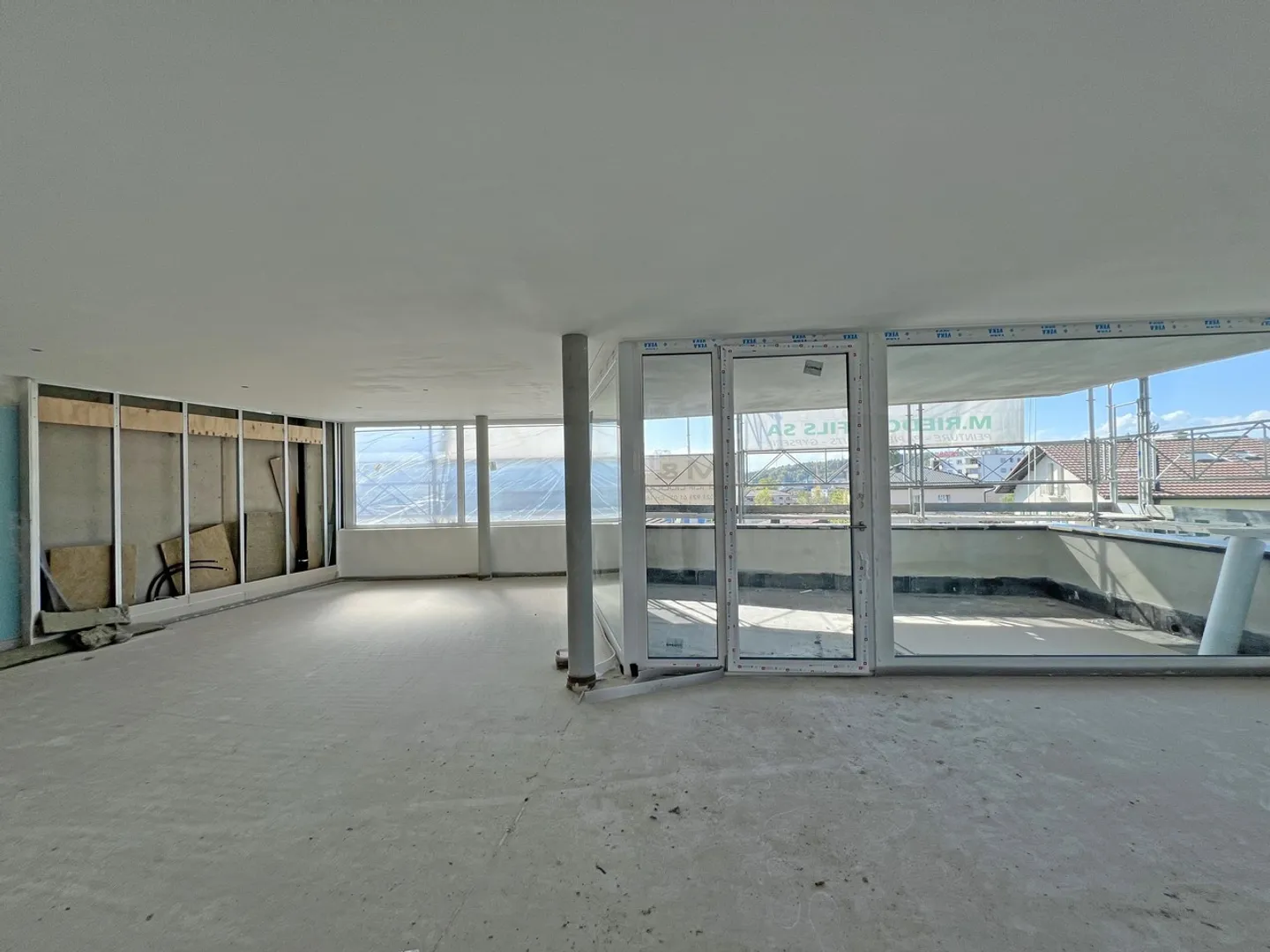 4.5 Room Apartment Architectural Elegance Steps from Downtown - Photo 10 of 13